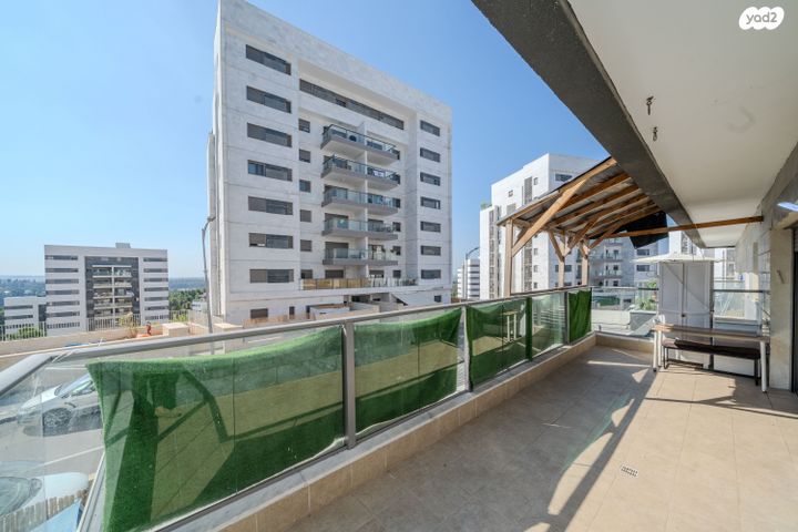 דירה, כלנית 11, הפרחים, חריש