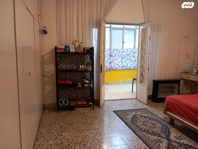 דירת גן, קאעב בן זוהיר, בית חנינא, ירושלים