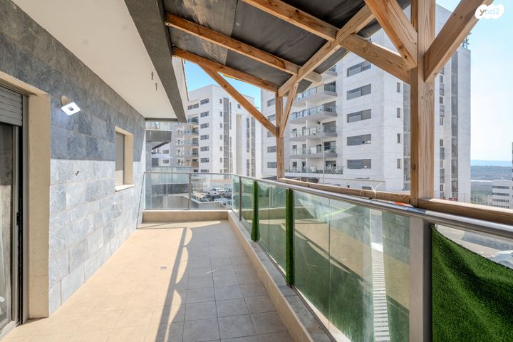 דירה, כלנית 11, הפרחים, חריש