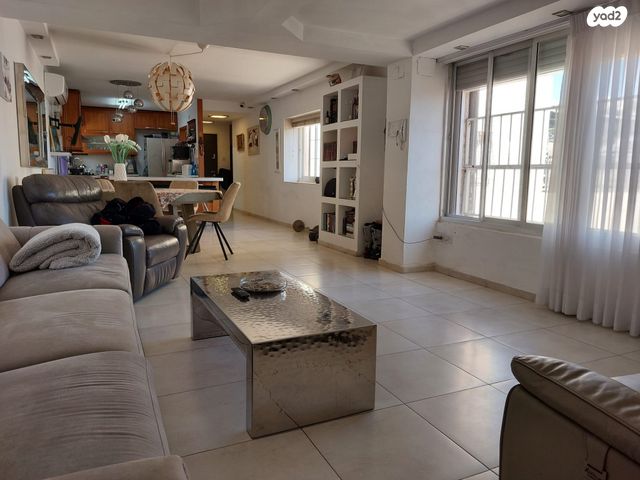 דירה, עליית הנוער, רמות, ירושלים