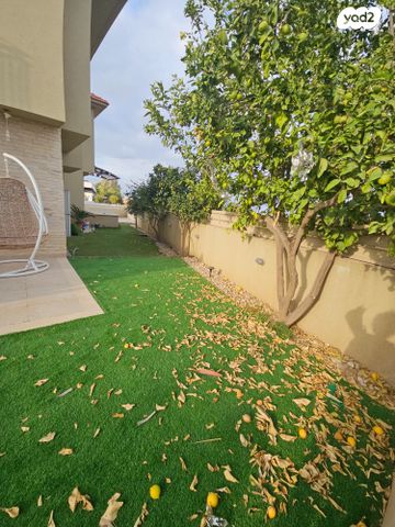 דו משפחתי, בר לב, מזכרת בתיה