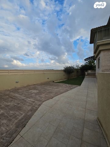 דו משפחתי, בר לב, מזכרת בתיה