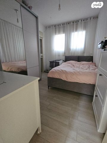 דו משפחתי, בר לב, מזכרת בתיה