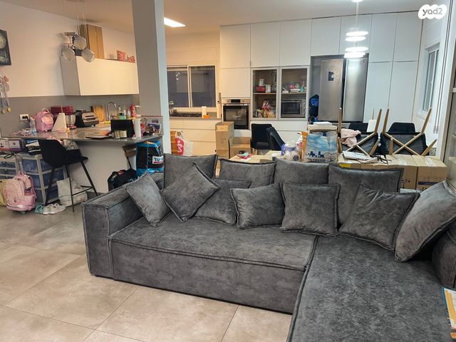 הרצליה הירוקה, נווה עובד