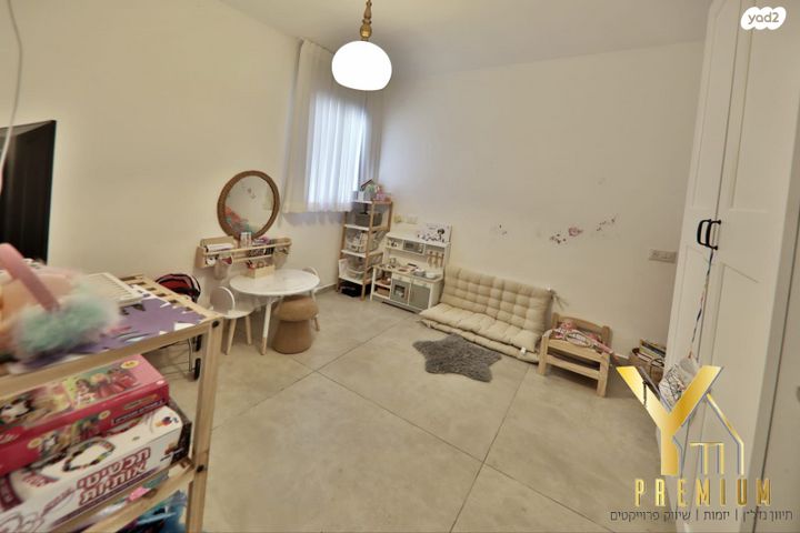 דירת גן, קדיש לוז, קרית מוצקין