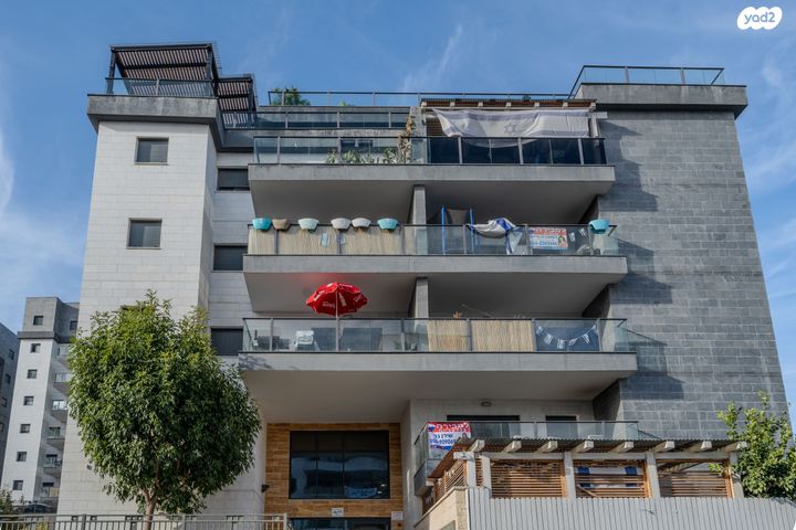 דירת גן, נרקיס 17, הפרחים, חריש