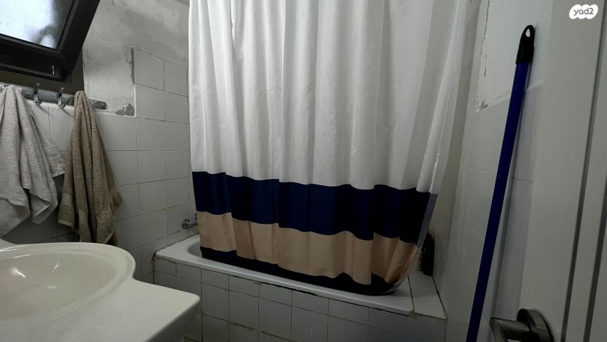 דירה, הפלמ"ח, יצחק רבין, מעלות תרשיחא