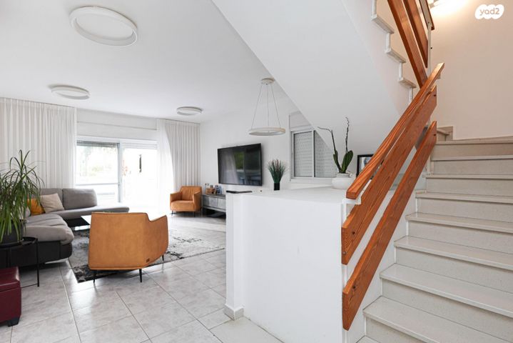 טריפלקס, הבריגדה היהודית, נתניה