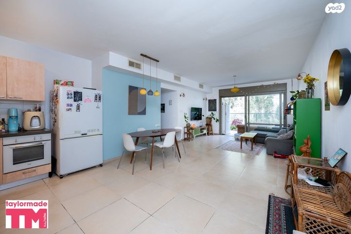 דירה, תל ימת כרכור, פרדס חנה כרכור