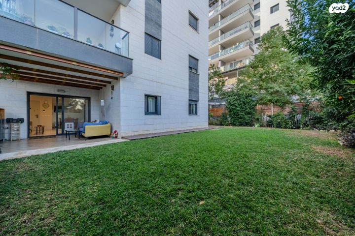 דירת גן, נרקיס 17, הפרחים, חריש