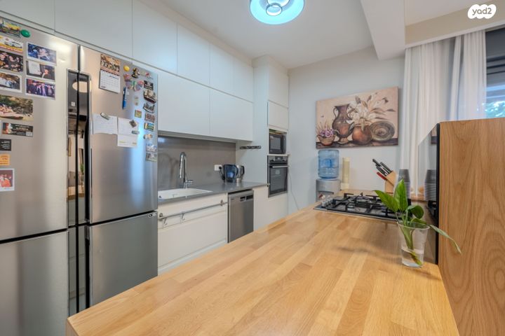 דירת גן, נרקיס 17, הפרחים, חריש