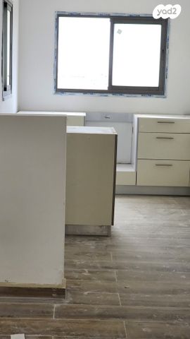 דירה, הרב זבולון גרז 9, רחובות הצעירה, רחובות