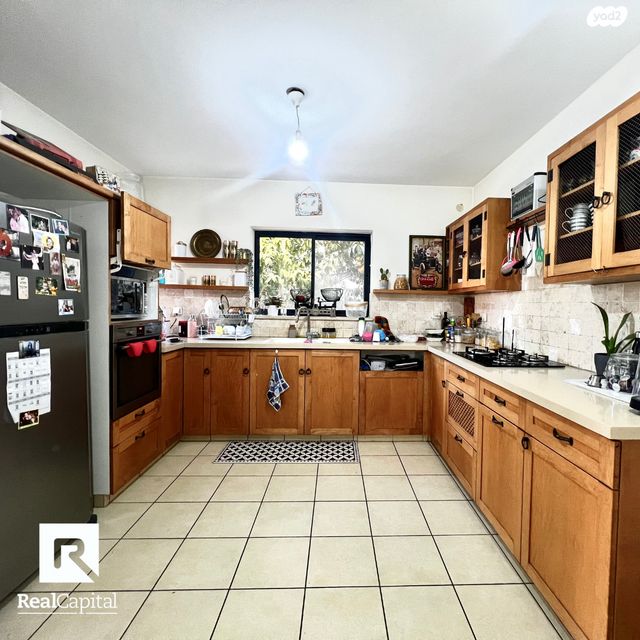 דו משפחתי, פולג, יובלים, אלפי מנשה