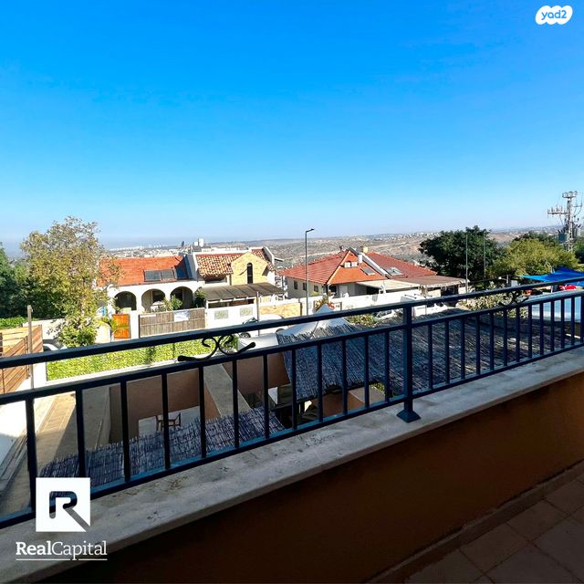 דו משפחתי, פולג, יובלים, אלפי מנשה