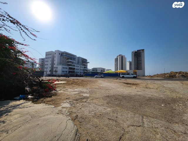 גיורא יוספטל 