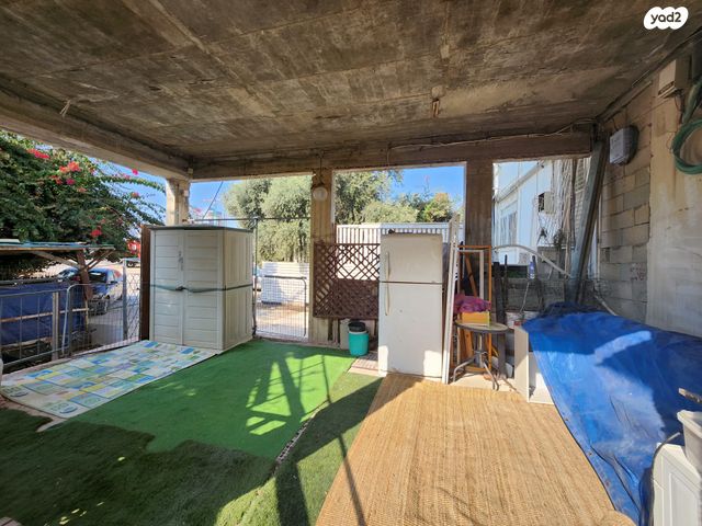 דירה, גיורא יוספטל, גיורא, טירת כרמל