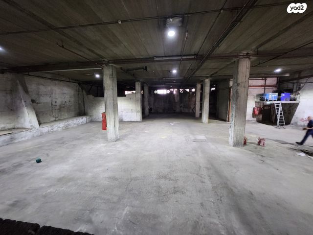 מחסנים, הרכבים, ירושלים