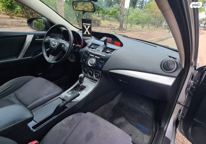 מאזדה 3