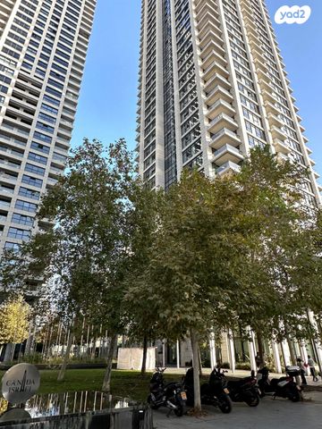 דירה, ניסים אלוני, צמרות איילון, פארק צמרת, תל אביב יפו