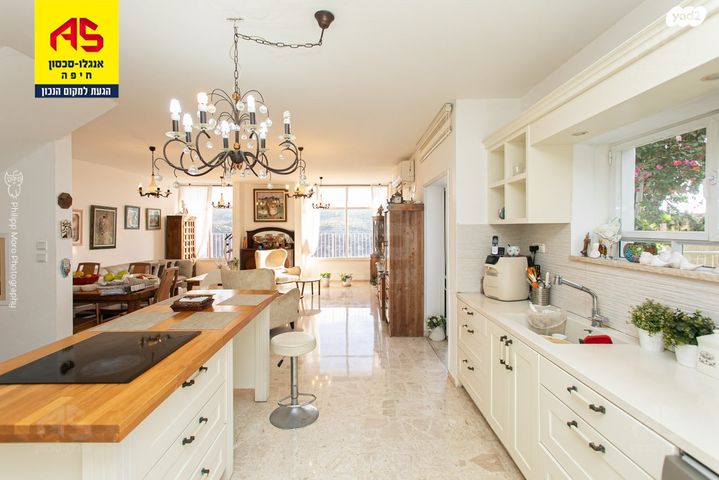 דו משפחתי, אסתר רבין, הוד הכרמל, דניה, חיפה