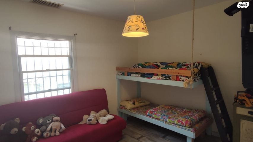 דירת גן, פלח הרימון, גבעת יערים