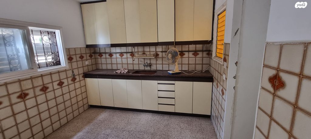 מגרשים, נווה עמל, הרצליה