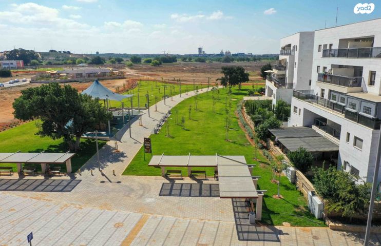 שקמים ואגמים