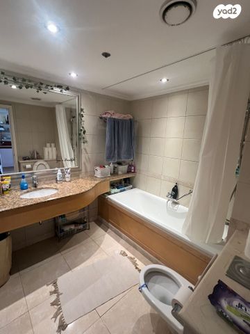 דירה, בורסה, רמת גן