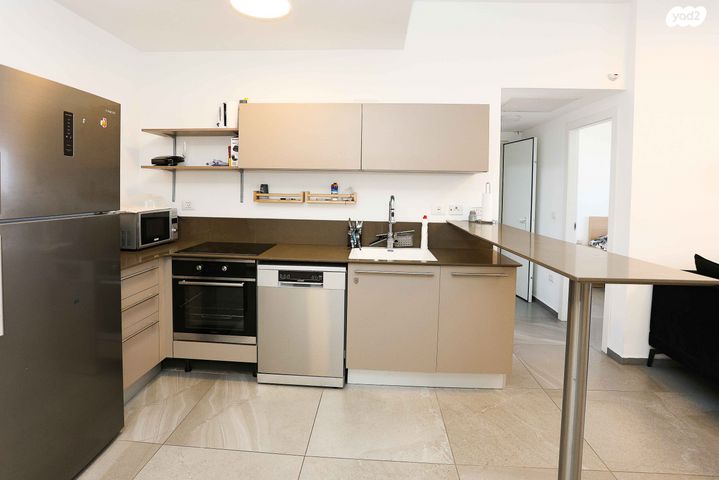 דירה, דרך מנחם בגין 144, מונטיפיורי, הרכבת, תל אביב יפו