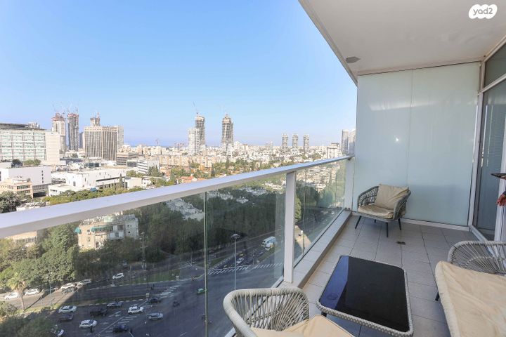 דירה, דרך מנחם בגין 144, מונטיפיורי, הרכבת, תל אביב יפו