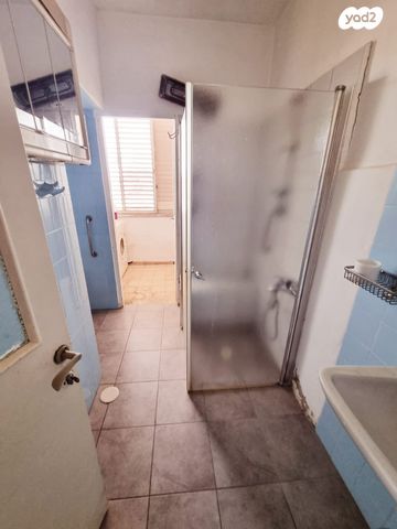 דירה, דב פרידמן, שכונת הראשונים, רמת גן