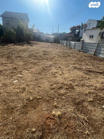 מגרשים, אברהם מרק, נאות גנים, נתניה