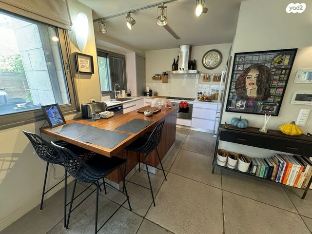 דירת גן, הרצליה