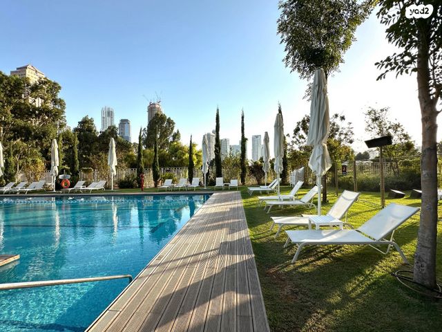 דירה, ניסים אלוני, צמרות איילון, פארק צמרת, תל אביב יפו