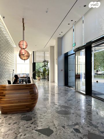 דירה, ניסים אלוני, צמרות איילון, פארק צמרת, תל אביב יפו