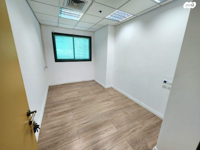 משרדים, קדימה צורן