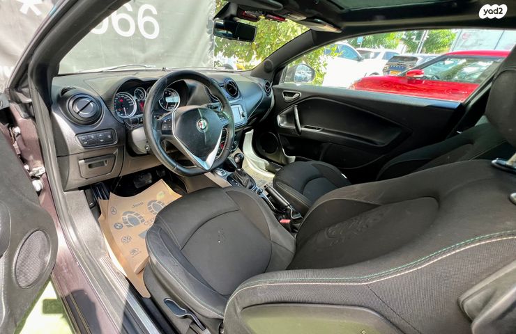 אלפא רומיאו מיטו