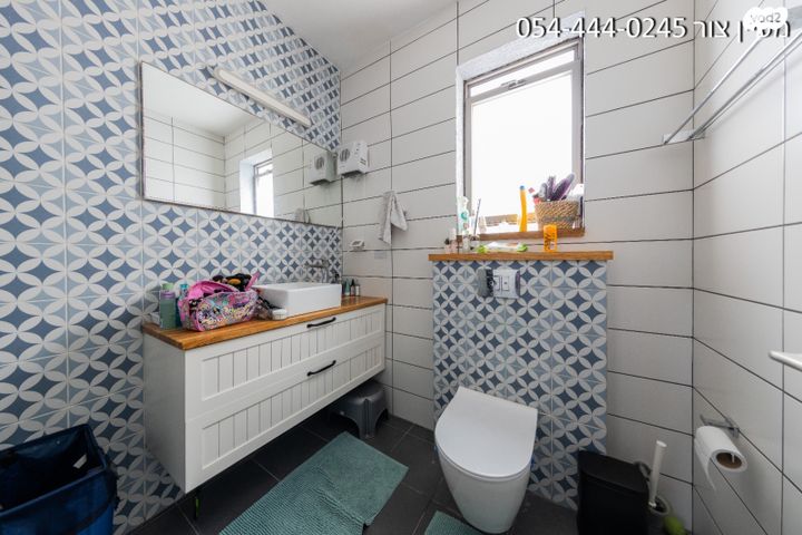 דו משפחתי, אלפי מנשה