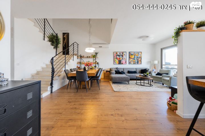 דו משפחתי, אלפי מנשה