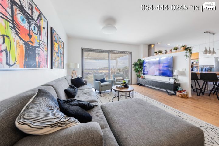 דו משפחתי, אלפי מנשה