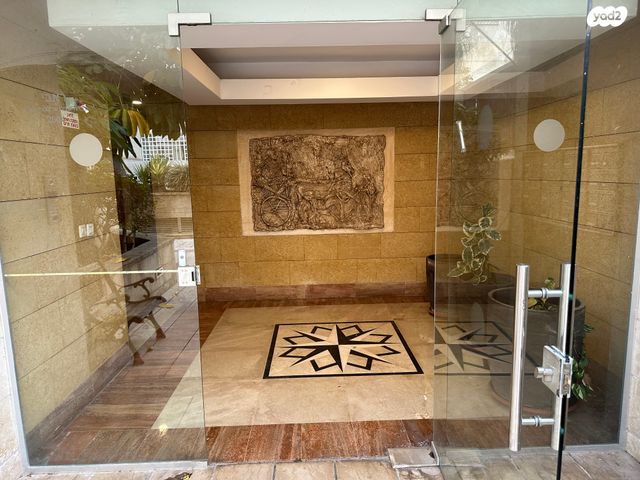 דירה, הלוטוס, קרית הפרחים - 2005, רעננה