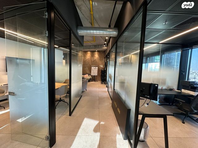 משרדים, דרך מנחם בגין 156, תל אביב יפו