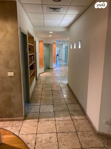 משרדים, מונטיפיורי, הרכבת, תל אביב יפו