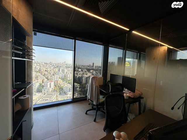 משרדים, דרך מנחם בגין 156, תל אביב יפו