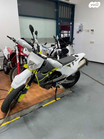 מודעת רכב הוסקוורנה SM701