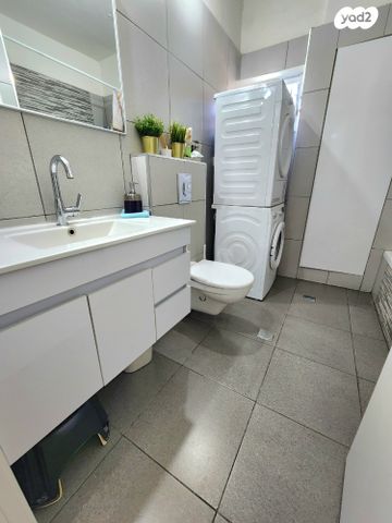 דירה, הרב נורוק, קרית הרצוג, בני ברק