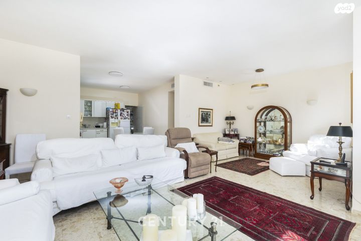 דירה, אל סלוודור, גבעת משואה, ירושלים