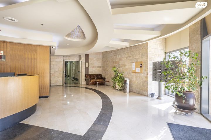 דירה, חזקיהו המלך, קטמון הישנה, ירושלים