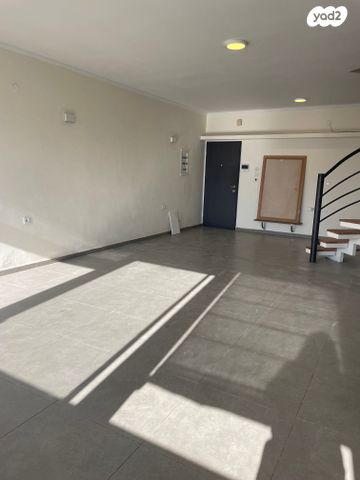 גג/ פנטהאוז, זאב, נאות אפקה ב', תל אביב יפו