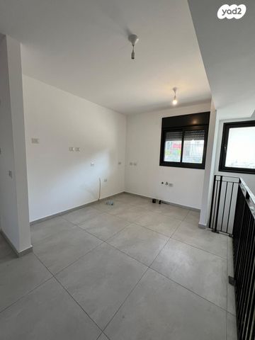 דירת גן, דרך משה דיין 34, כפיר, נווה כפיר, תל אביב יפו